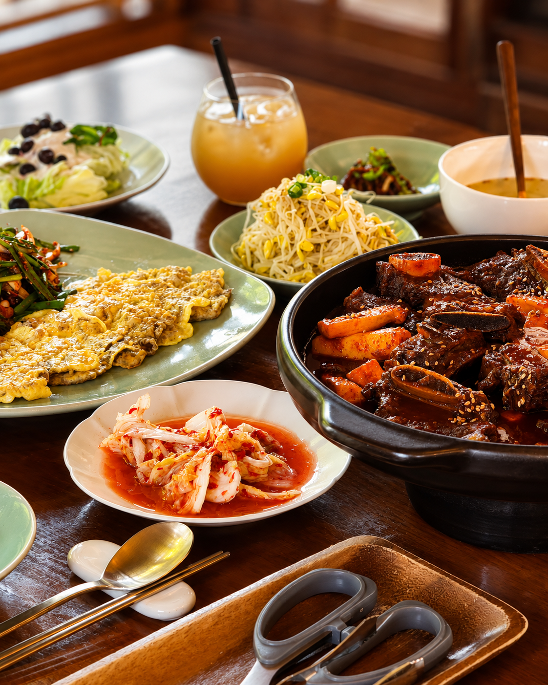 동리 한옥 공간의 동리 간판